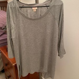 Xl grey quarter length shirt